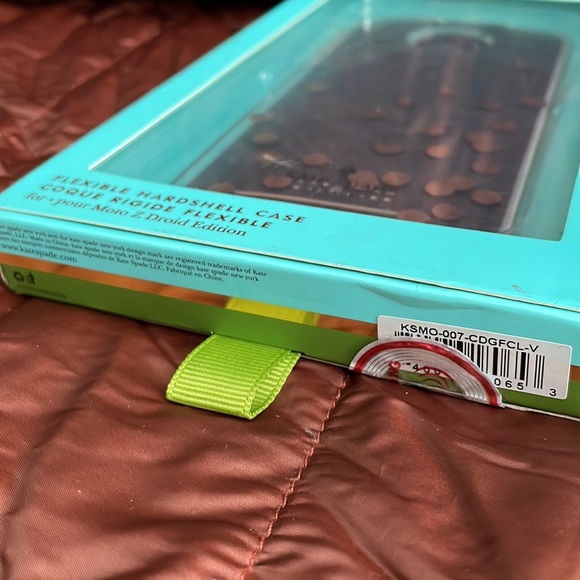 NWT.  Kate Spade Flexible hard shell case.  Moto Z droid edition. - Picture 5 of 5